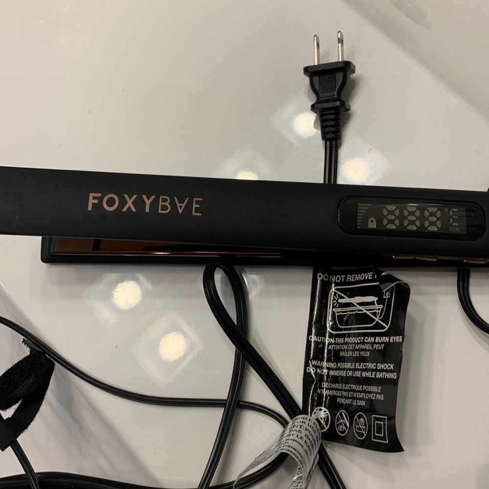 Foxybae flat iron